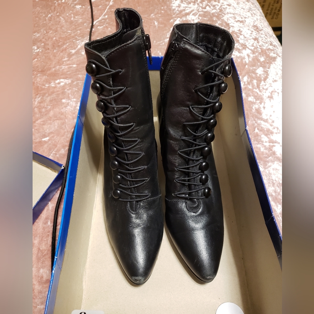 Black button up boots. FROM THE 90S  Sz 8 1/2 would fit a size 7. MAINFRAME
